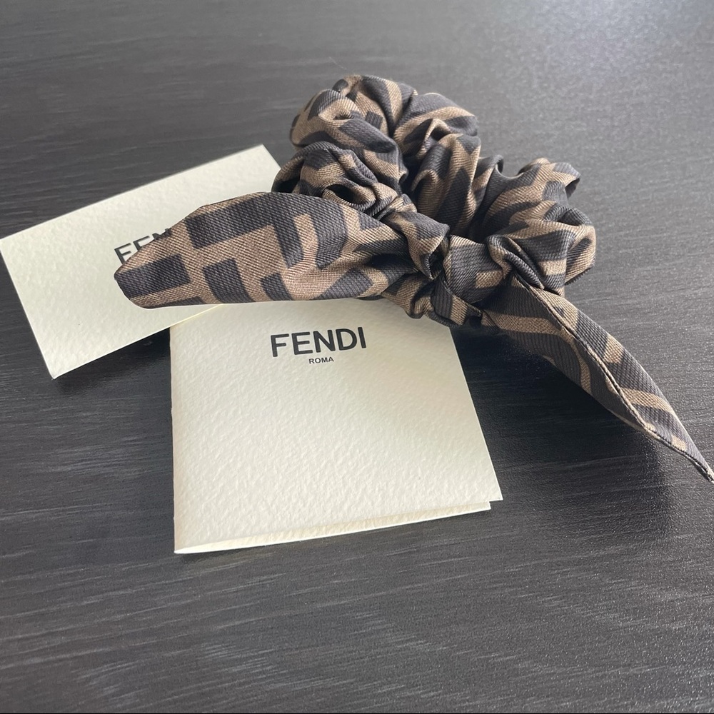 BROWN FENDI SCRUNCHIE NEW 🤎